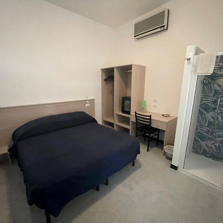 Hotel Deutsche Familien Finale Ligure Bagian luar foto