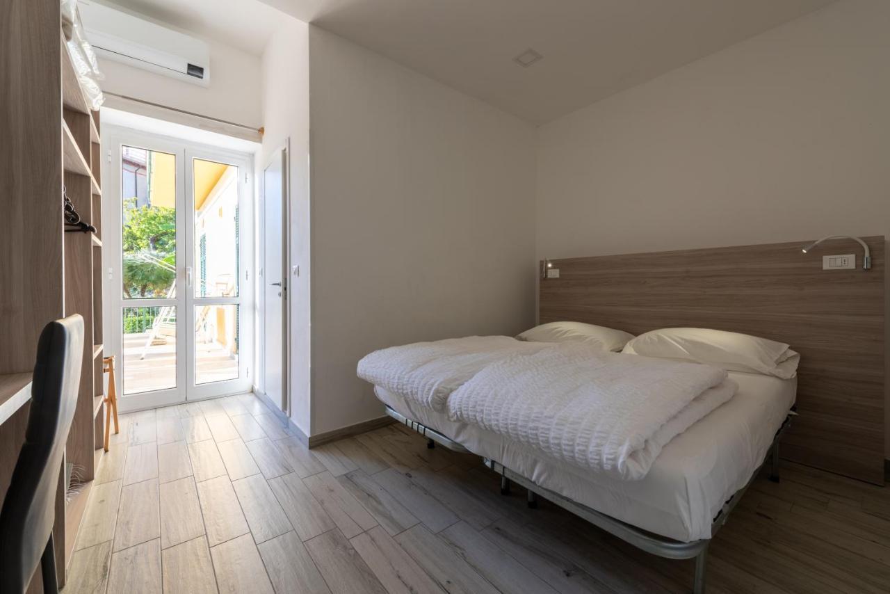 Hotel Deutsche Familien Finale Ligure Bagian luar foto