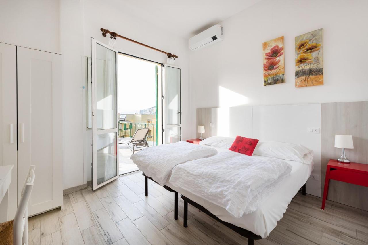 Hotel Deutsche Familien Finale Ligure Bagian luar foto