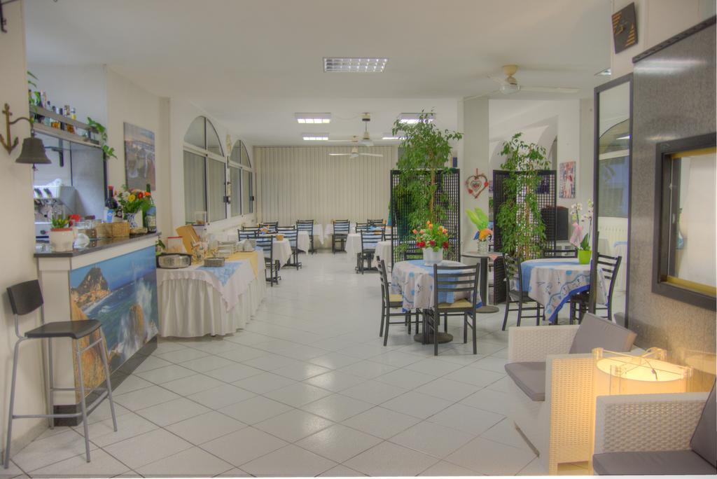 Hotel Deutsche Familien Finale Ligure Bagian luar foto