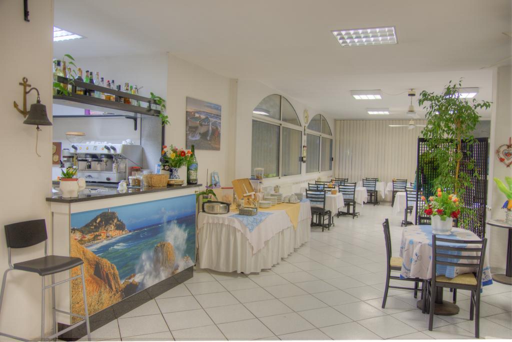 Hotel Deutsche Familien Finale Ligure Bagian luar foto