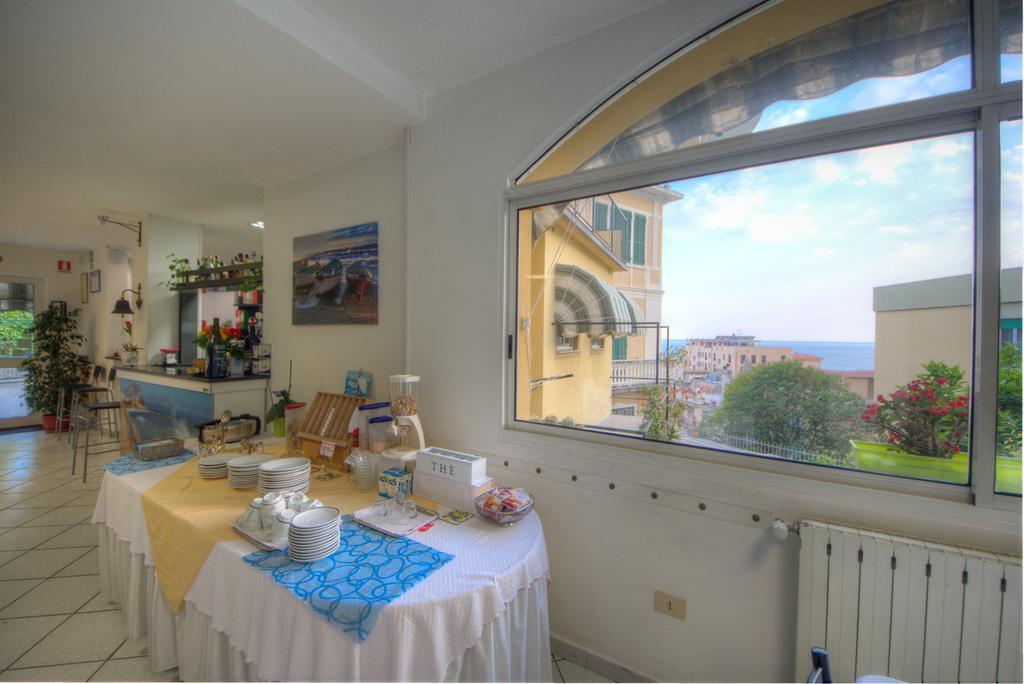 Hotel Deutsche Familien Finale Ligure Bagian luar foto