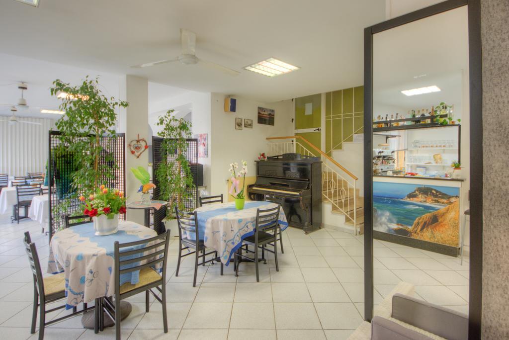 Hotel Deutsche Familien Finale Ligure Bagian luar foto