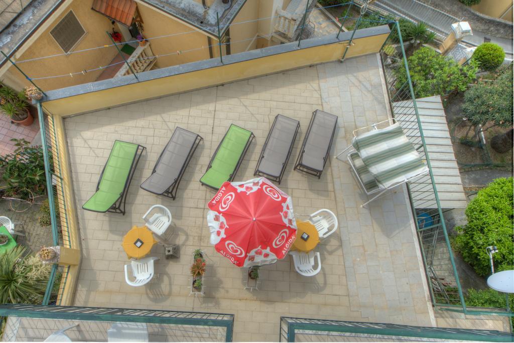 Hotel Deutsche Familien Finale Ligure Bagian luar foto