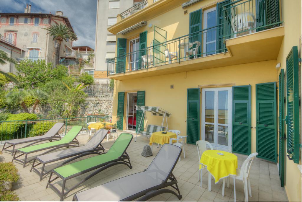 Hotel Deutsche Familien Finale Ligure Bagian luar foto