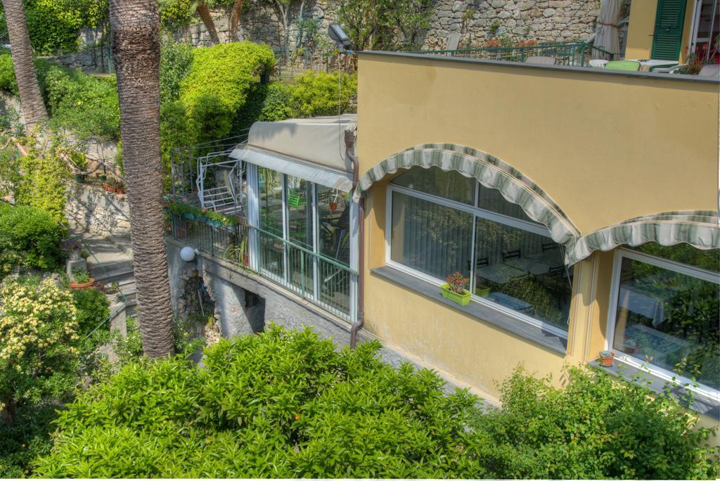 Hotel Deutsche Familien Finale Ligure Bagian luar foto
