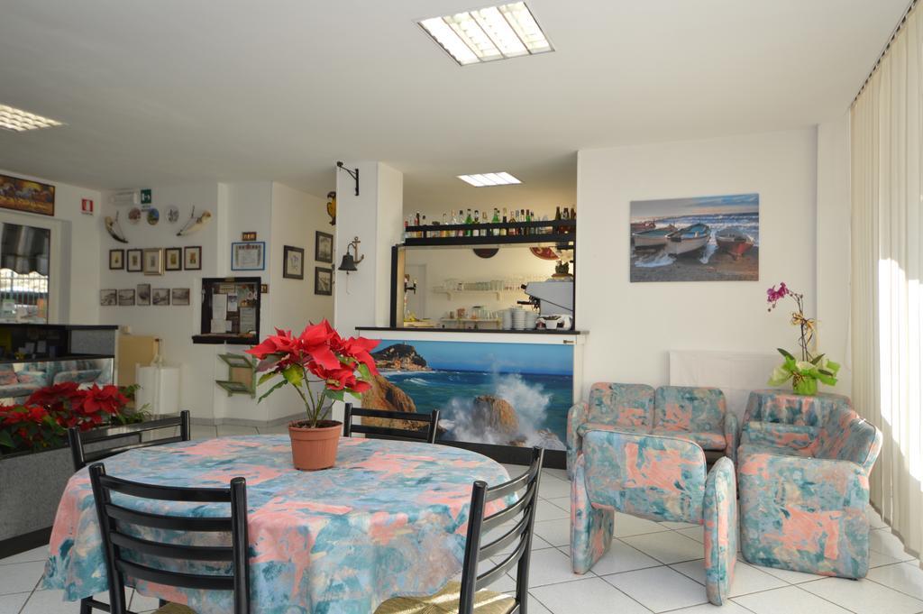 Hotel Deutsche Familien Finale Ligure Bagian luar foto